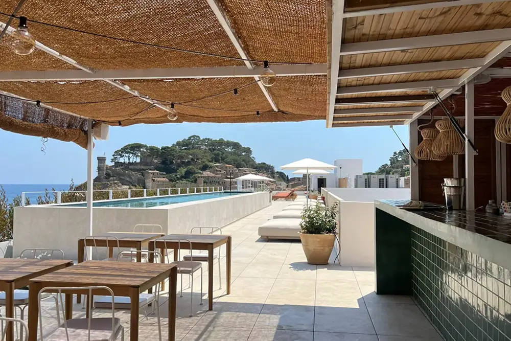 Elisabeth By The Sea Hotel Pool & Bar