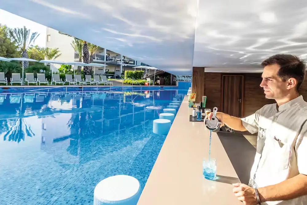 Zafiro Palace Palmanova Pool Bar